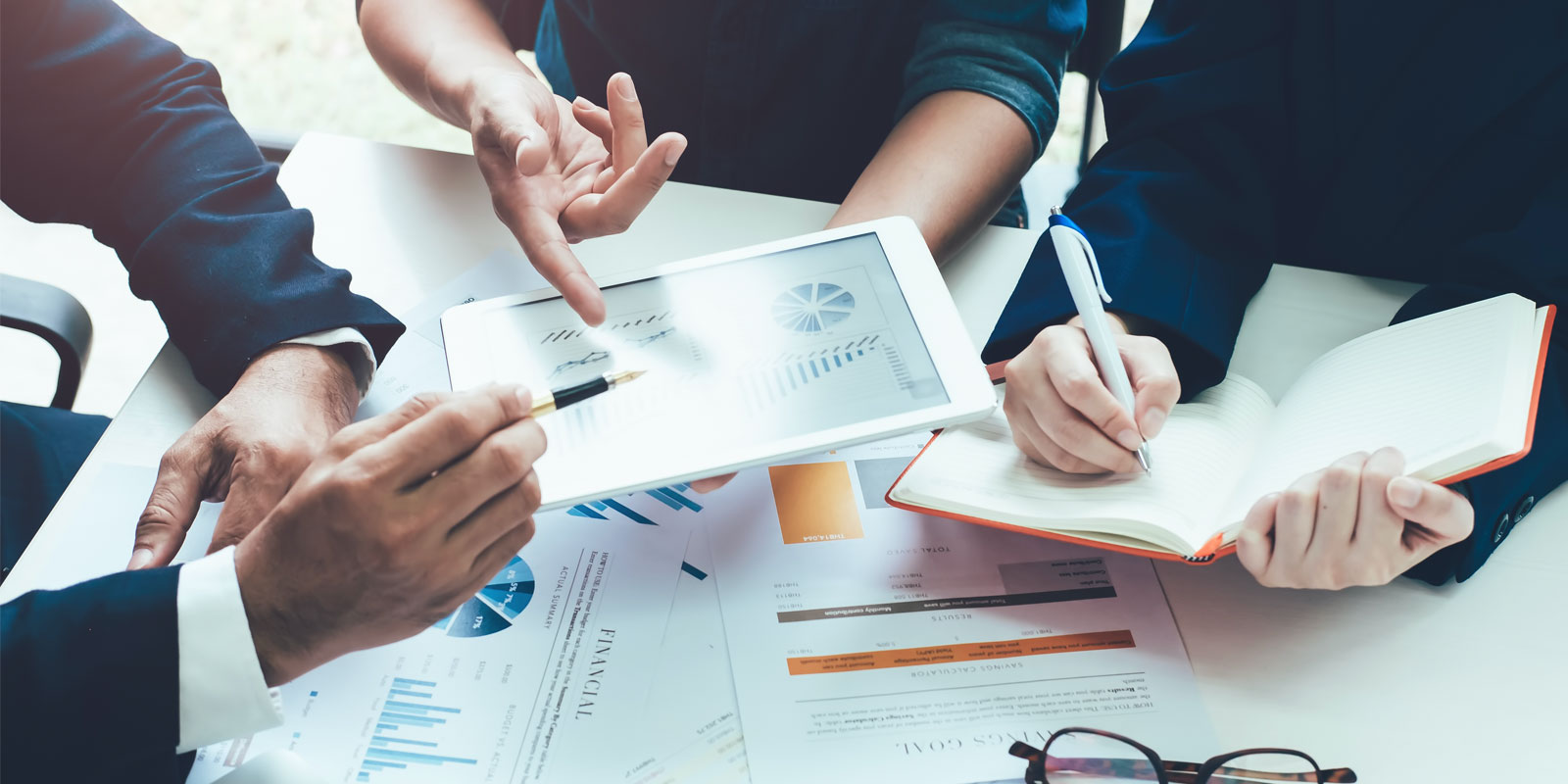 executive advisors improving their it strategy to increase corporate valuation